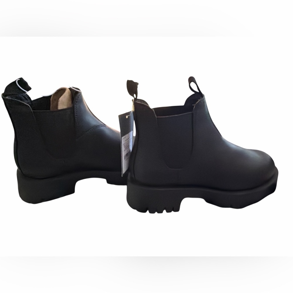 Universal Thread Zora Chelsea Boot Black NWT